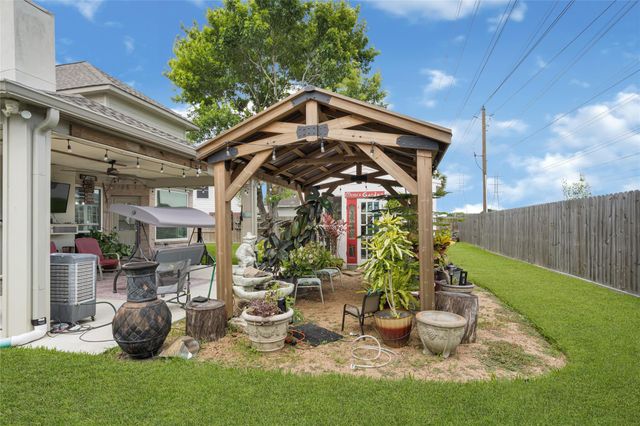 2205 W Van Trease Drive, Deer Park, TX 77536