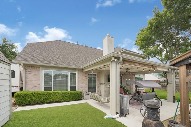 2205 W Van Trease Drive, Deer Park, TX 77536
