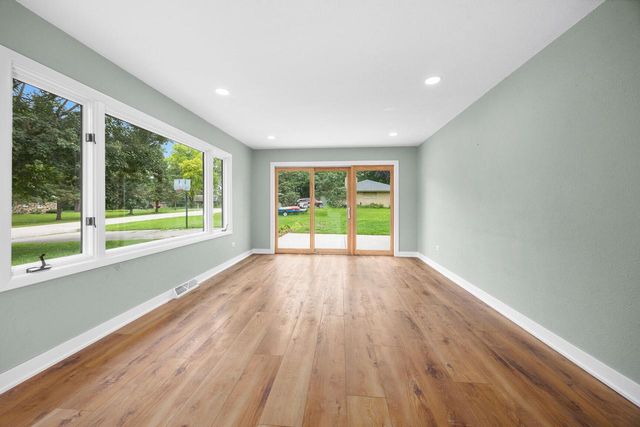 N69W20947 Pleasant STREET, Menomonee Falls, WI 53051