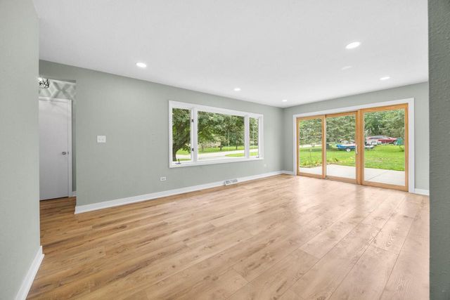 N69W20947 Pleasant STREET, Menomonee Falls, WI 53051