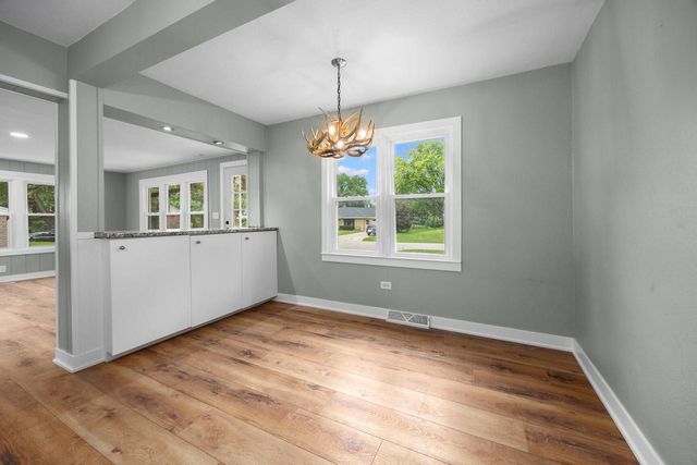 N69W20947 Pleasant STREET, Menomonee Falls, WI 53051