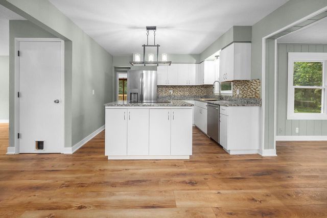 N69W20947 Pleasant STREET, Menomonee Falls, WI 53051