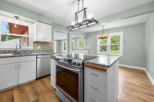 N69W20947 Pleasant STREET, Menomonee Falls, WI 53051