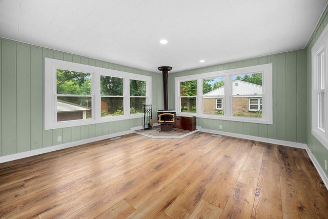 N69W20947 Pleasant STREET, Menomonee Falls, WI 53051