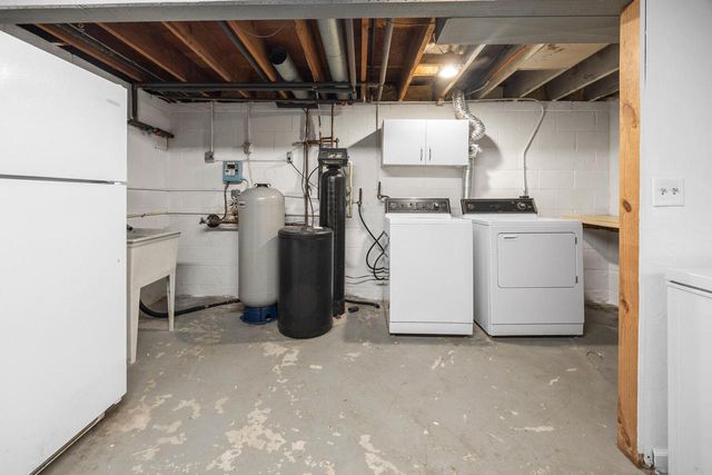 N69W20947 Pleasant STREET, Menomonee Falls, WI 53051