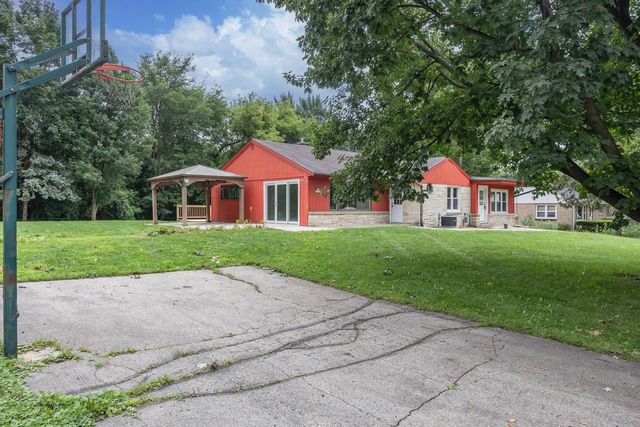 N69W20947 Pleasant STREET, Menomonee Falls, WI 53051