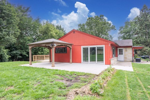 N69W20947 Pleasant STREET, Menomonee Falls, WI 53051