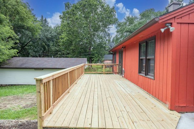 N69W20947 Pleasant STREET, Menomonee Falls, WI 53051