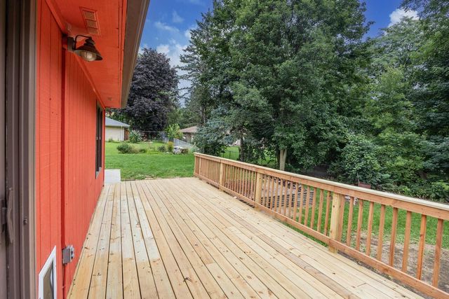 N69W20947 Pleasant STREET, Menomonee Falls, WI 53051