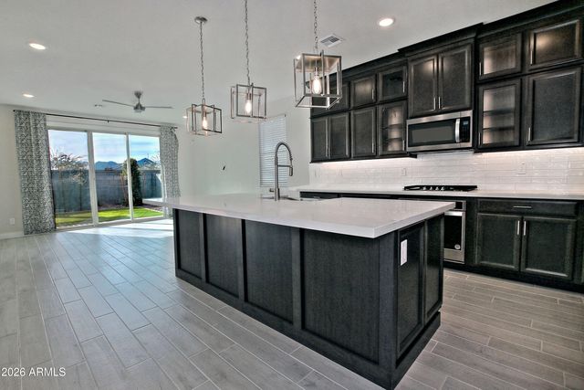 6839 W SAMANTHA Way, Laveen, AZ 85339