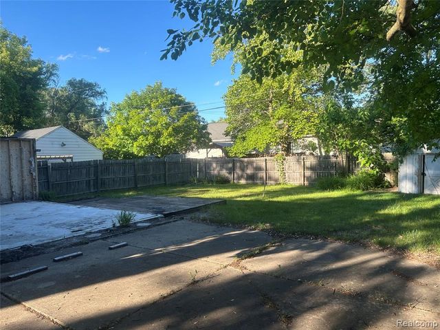 21640 Jacksonville Street, Farmington, MI 48336
