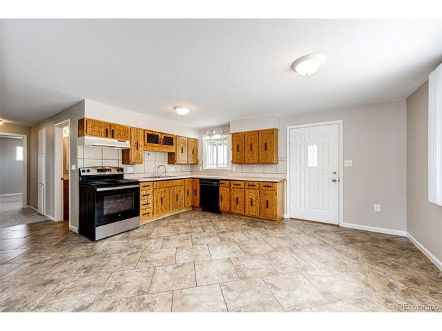 610 3rd St, Bennett, CO 80102