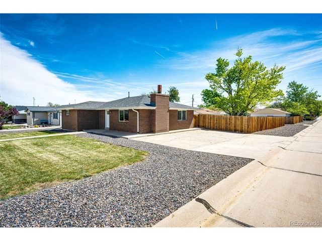 610 3rd St, Bennett, CO 80102