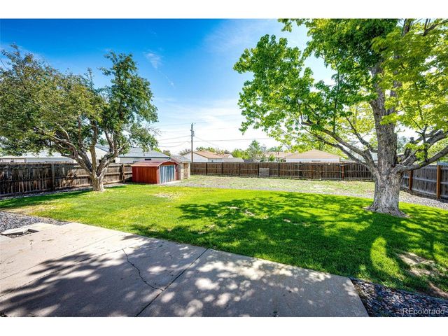 610 3rd St, Bennett, CO 80102