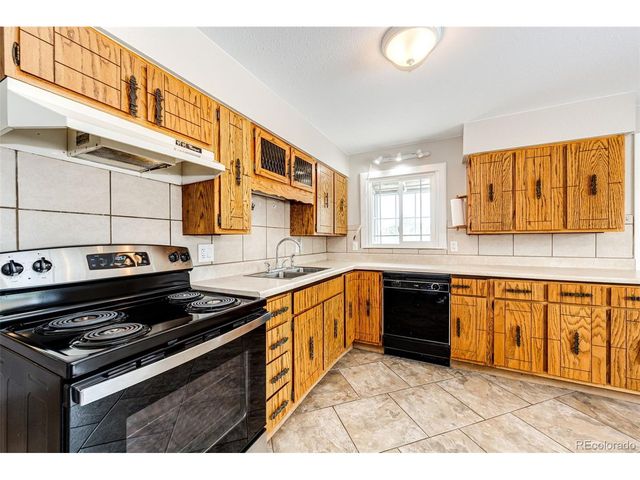 610 3rd St, Bennett, CO 80102
