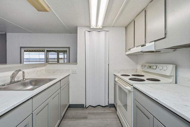 1211 E Lyons Ave, Spokane, WA 99208