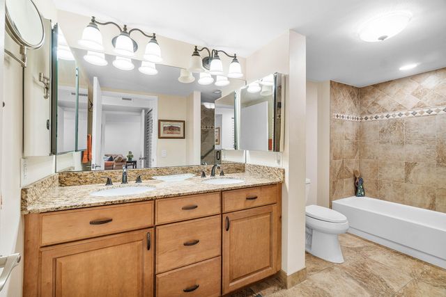 24 Stratford Drive E Unit E, Boynton Beach, FL 33436