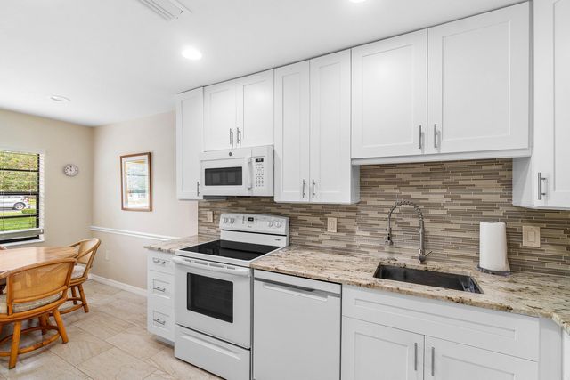 24 Stratford Drive E Unit E, Boynton Beach, FL 33436