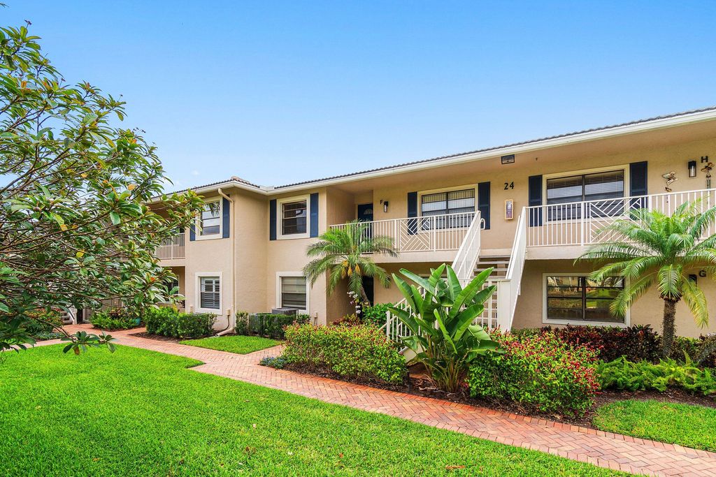 24 Stratford Drive E Unit E, Boynton Beach, FL 33436