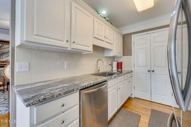 506 Manor Drive E, Kingsport, TN 37660