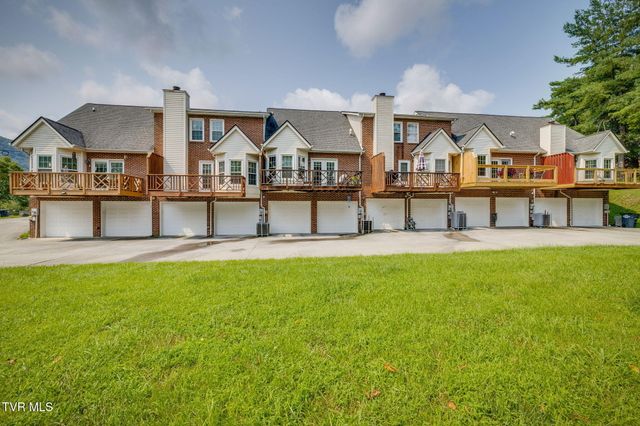 506 Manor Drive E, Kingsport, TN 37660