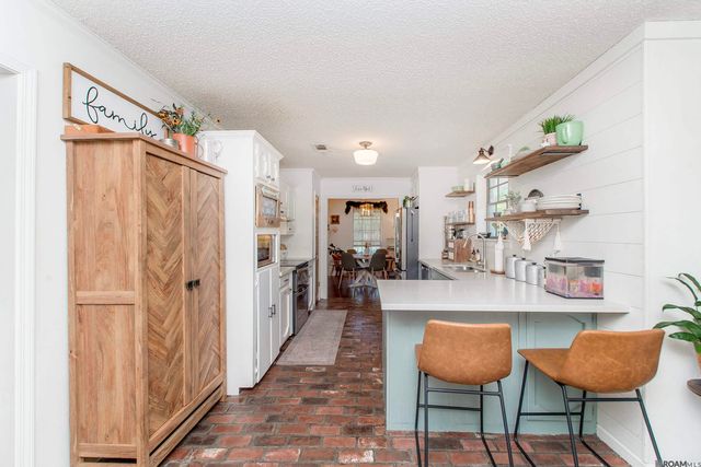 7634 Conestoga Dr, Greenwell Springs, LA 70739