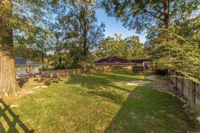 7634 Conestoga Dr, Greenwell Springs, LA 70739