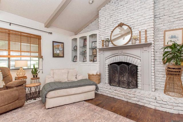 7634 Conestoga Dr, Greenwell Springs, LA 70739