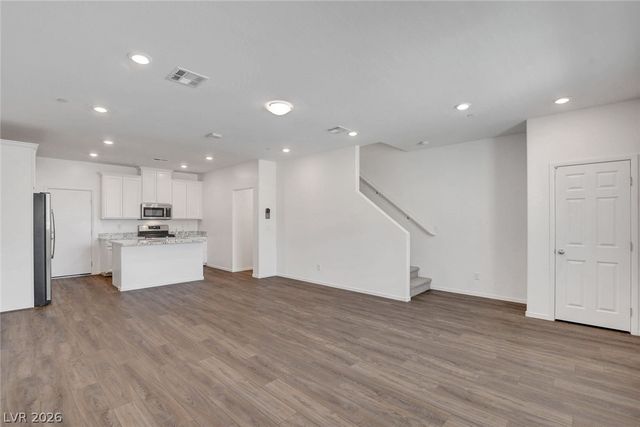 6275 Haiku Stairs Street, Las Vegas, NV 89148