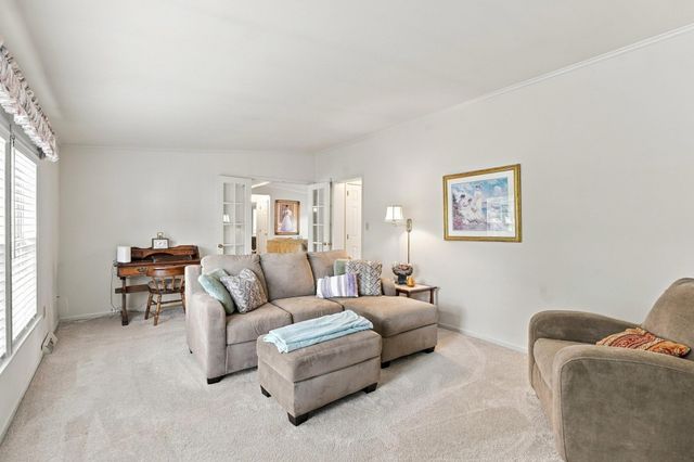 3 Knollwood, Bridgewater, MA 02324