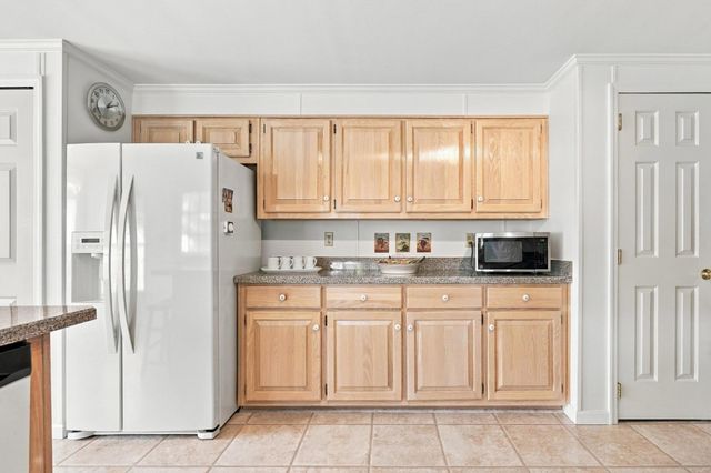 3 Knollwood, Bridgewater, MA 02324
