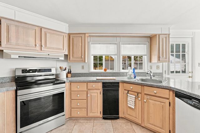 3 Knollwood, Bridgewater, MA 02324