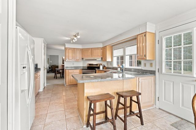 3 Knollwood, Bridgewater, MA 02324