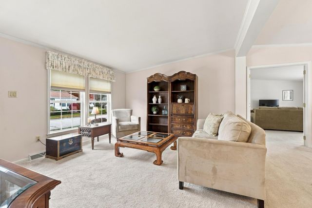 3 Knollwood, Bridgewater, MA 02324