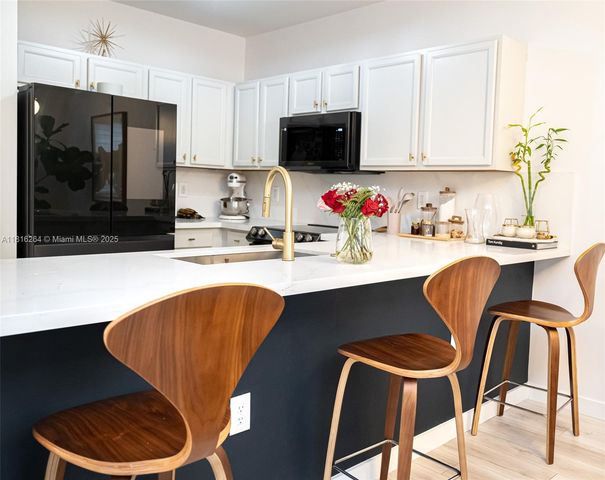 8760 NW 97th Ave 203, Doral, FL 33178