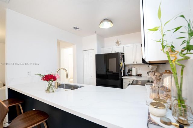 8760 NW 97th Ave 203, Doral, FL 33178