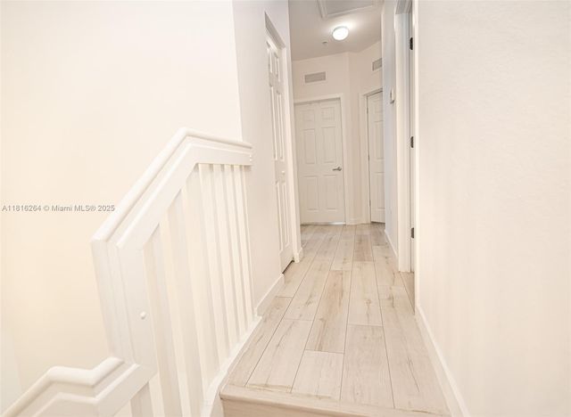 8760 NW 97th Ave 203, Doral, FL 33178