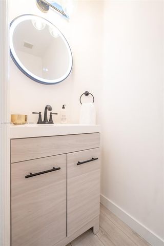 8760 NW 97th Ave 203, Doral, FL 33178