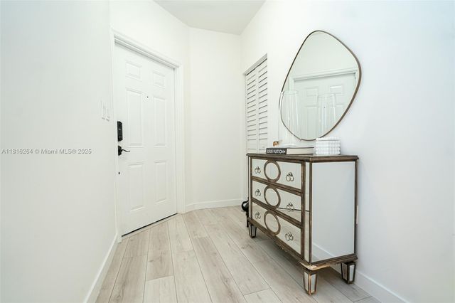 8760 NW 97th Ave 203, Doral, FL 33178