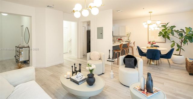 8760 NW 97th Ave 203, Doral, FL 33178