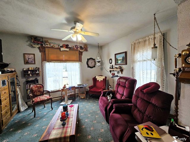 315 N 11Th Street, Geneva, NE 68361