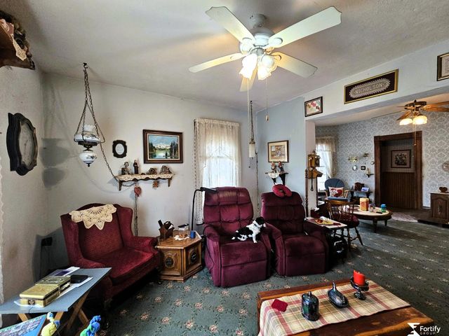 315 N 11Th Street, Geneva, NE 68361