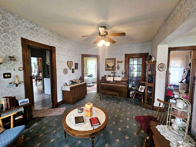 315 N 11Th Street, Geneva, NE 68361