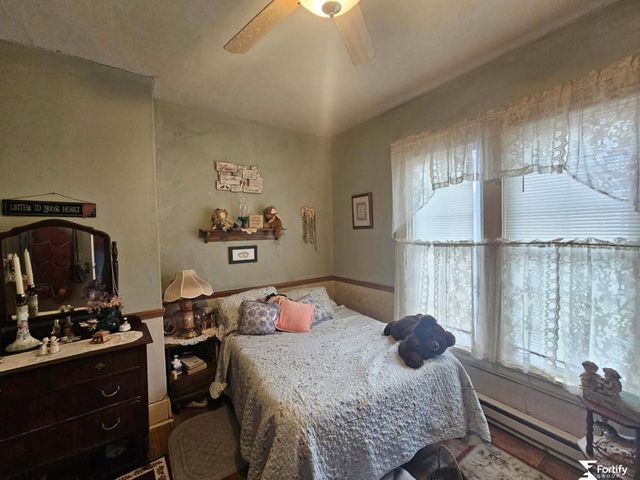 315 N 11Th Street, Geneva, NE 68361