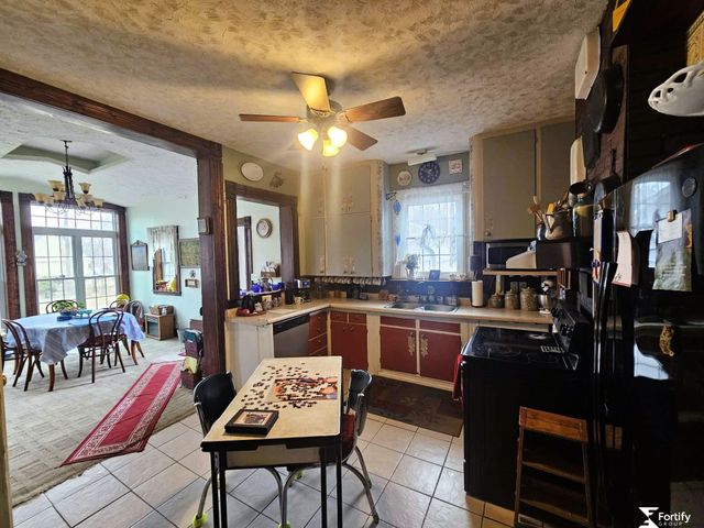 315 N 11Th Street, Geneva, NE 68361