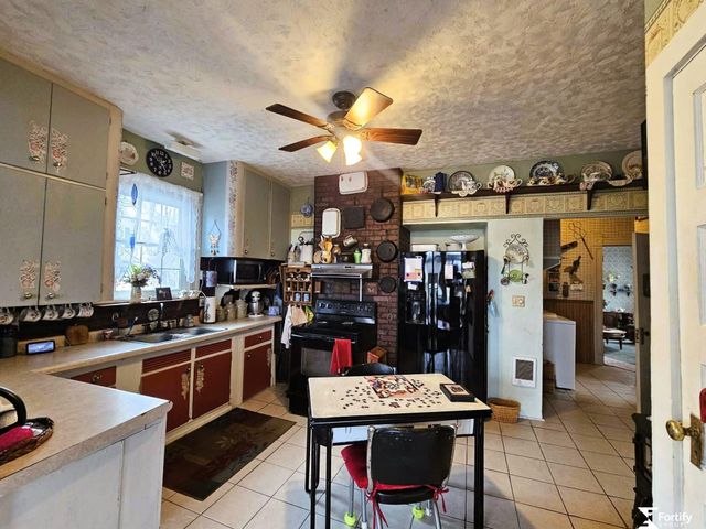 315 N 11Th Street, Geneva, NE 68361