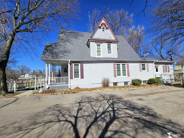 315 N 11Th Street, Geneva, NE 68361