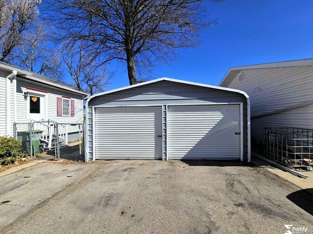 315 N 11Th Street, Geneva, NE 68361