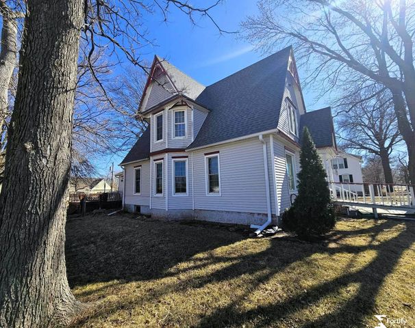 315 N 11Th Street, Geneva, NE 68361