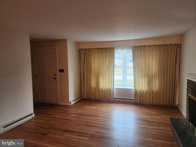 320 CRESTLINE DR, Willow Street, PA 17584